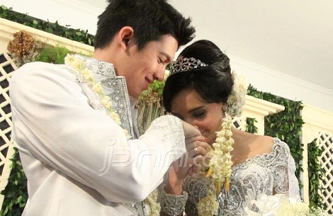 Foto Pernikahan Irwansyah Zaskia Sungkar « MAGAZINE ON